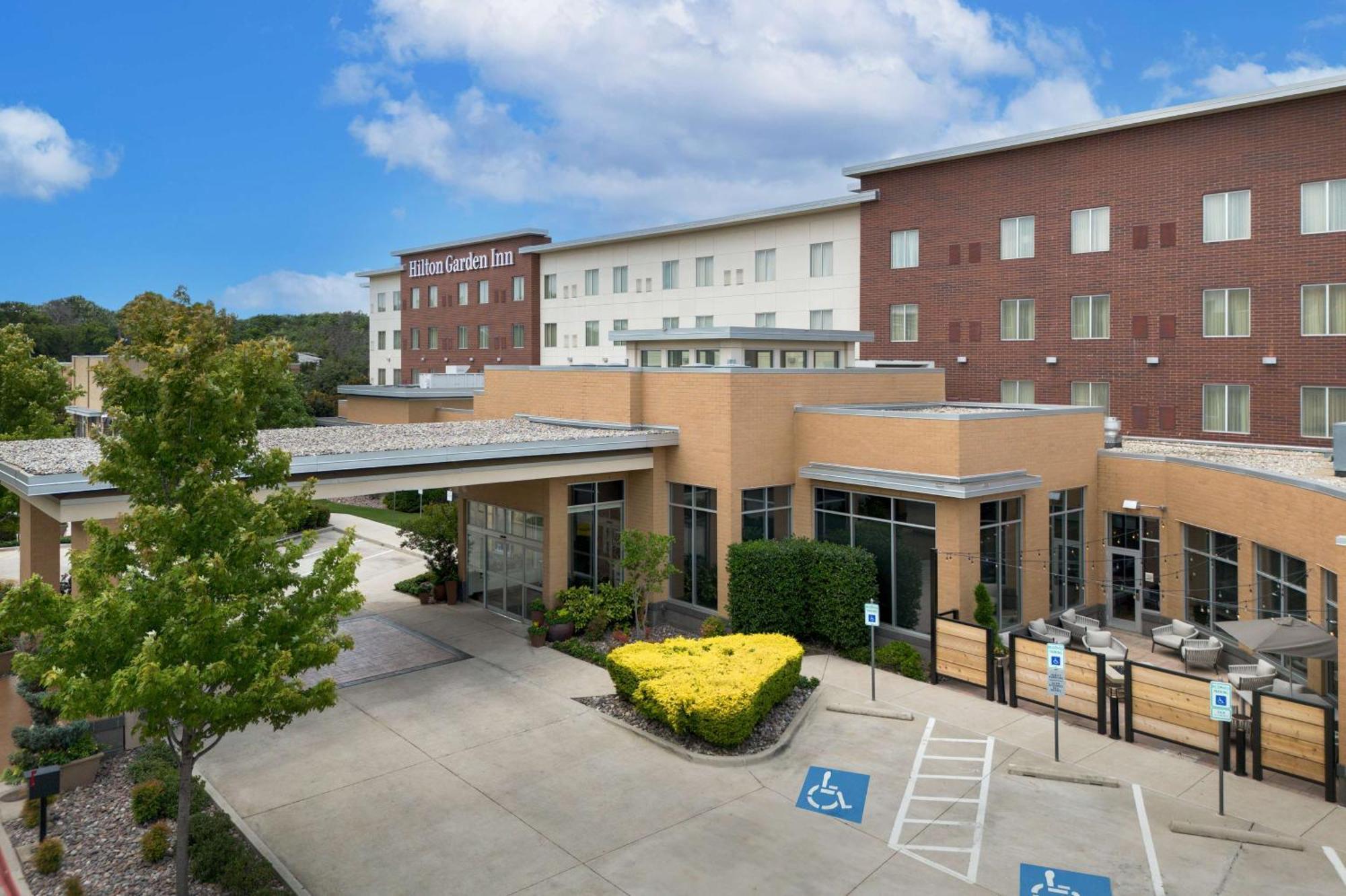 Hilton Garden Inn Fort Worth Medical Center Exterior photo